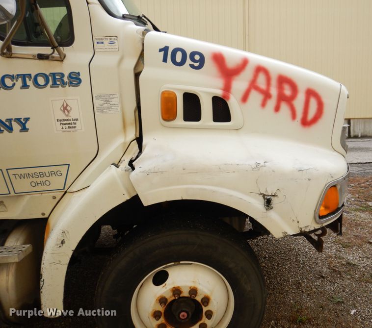 image for item JL9909 2006 Sterling A9500 semi truck