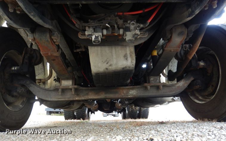 image for item JL9909 2006 Sterling A9500 semi truck