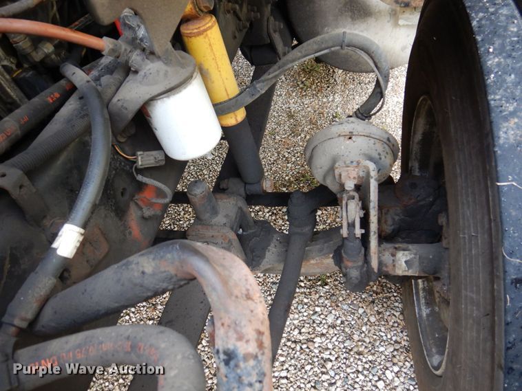 image for item JL9909 2006 Sterling A9500 semi truck