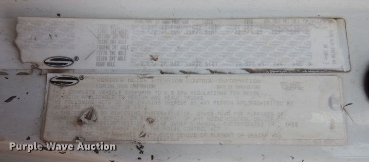 image for item JL9909 2006 Sterling A9500 semi truck