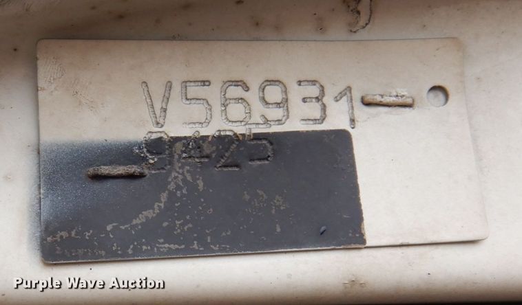 image for item JL9909 2006 Sterling A9500 semi truck