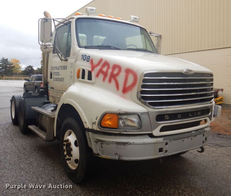 image for item JL9910 2006 Sterling A9500 semi truck