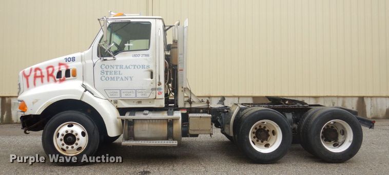 image for item JL9910 2006 Sterling A9500 semi truck