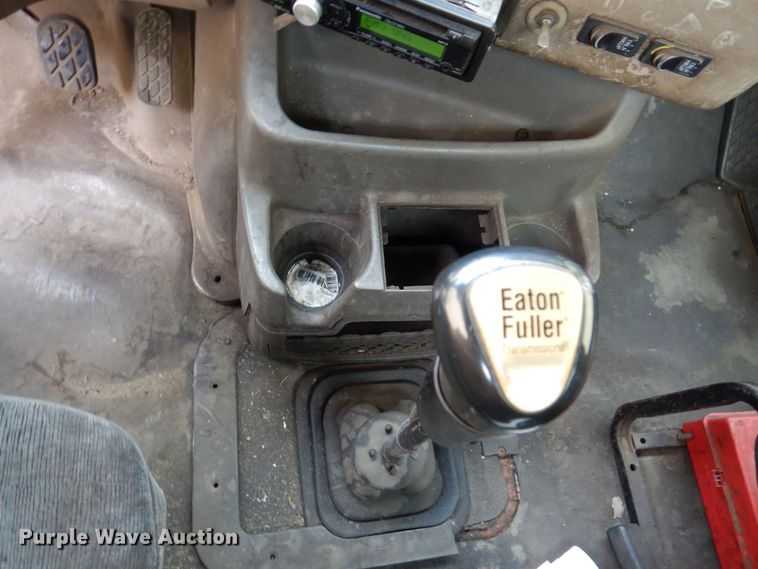 image for item JL9910 2006 Sterling A9500 semi truck