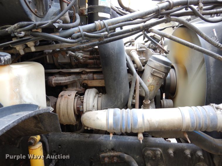 image for item JL9910 2006 Sterling A9500 semi truck