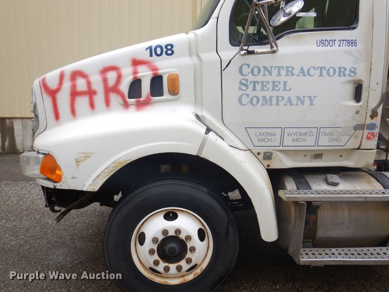 image for item JL9910 2006 Sterling A9500 semi truck