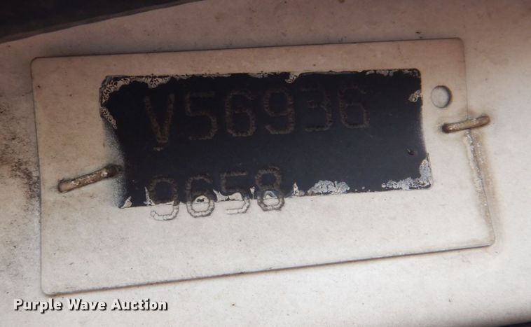 image for item JL9910 2006 Sterling A9500 semi truck