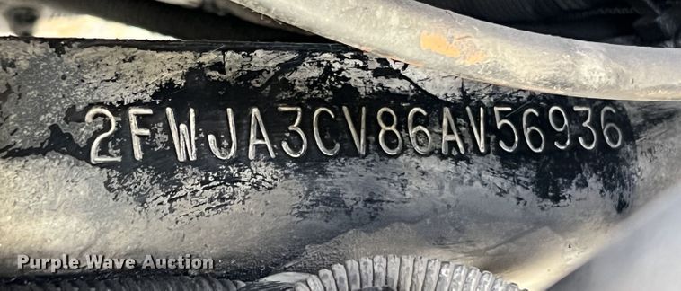 image for item JL9910 2006 Sterling A9500 semi truck