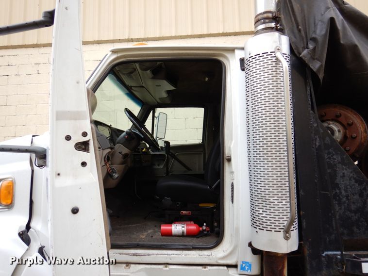 image for item JL9911 2007 Sterling L8500 flatbed truck