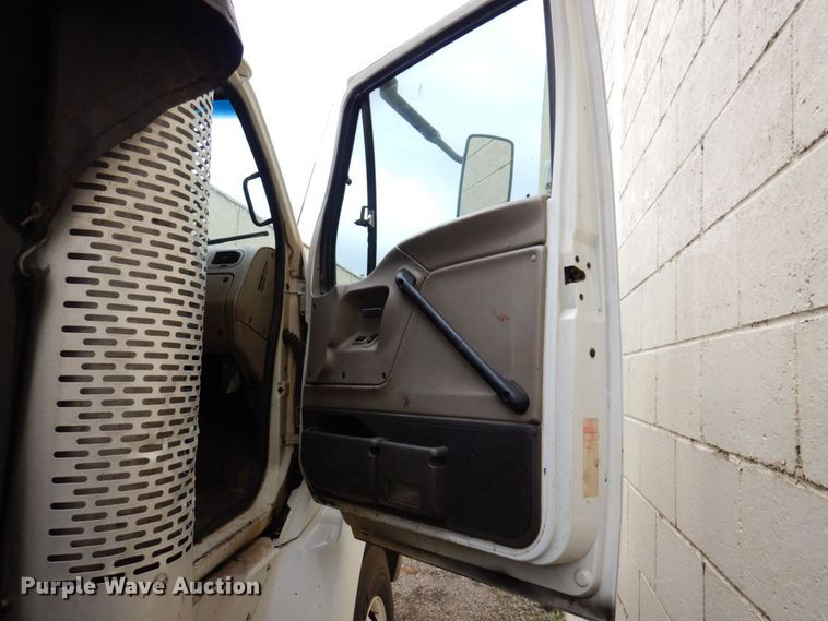 image for item JL9911 2007 Sterling L8500 flatbed truck