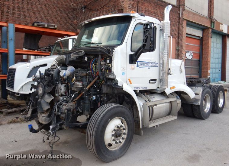 image for item JL9912 2019 Peterbilt 567  semi truck