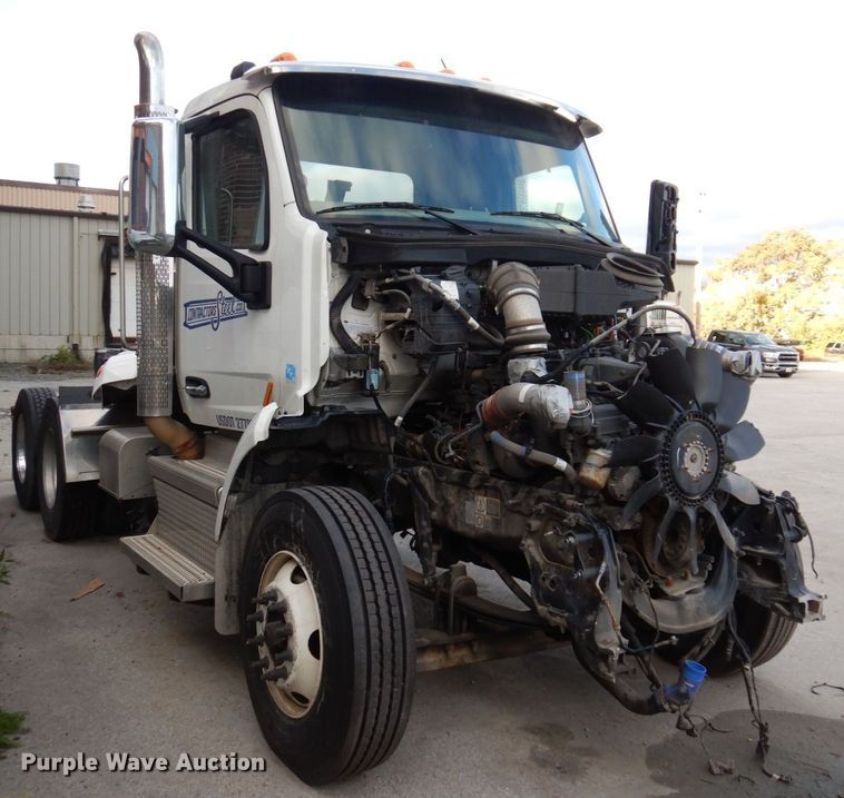 image for item JL9912 2019 Peterbilt 567  semi truck