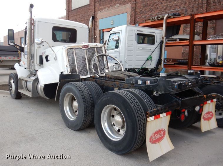 image for item JL9912 2019 Peterbilt 567  semi truck
