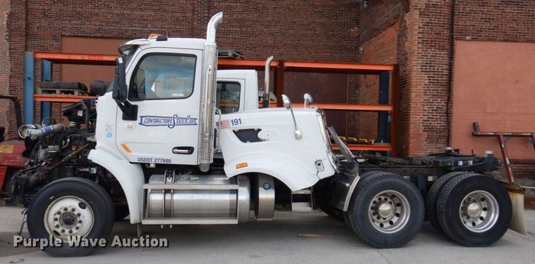 image for item JL9912 2019 Peterbilt 567  semi truck