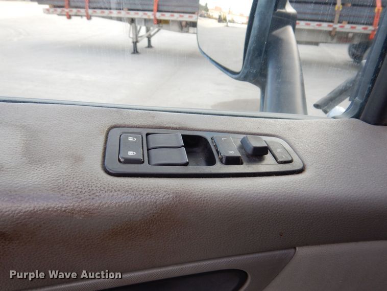 image for item JL9912 2019 Peterbilt 567  semi truck