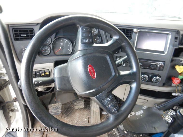 image for item JL9912 2019 Peterbilt 567  semi truck