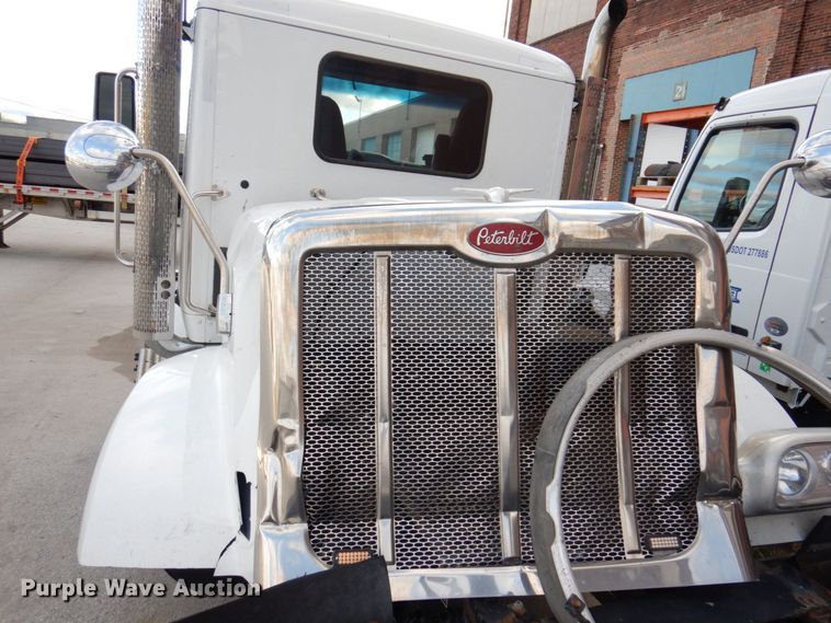 image for item JL9912 2019 Peterbilt 567  semi truck