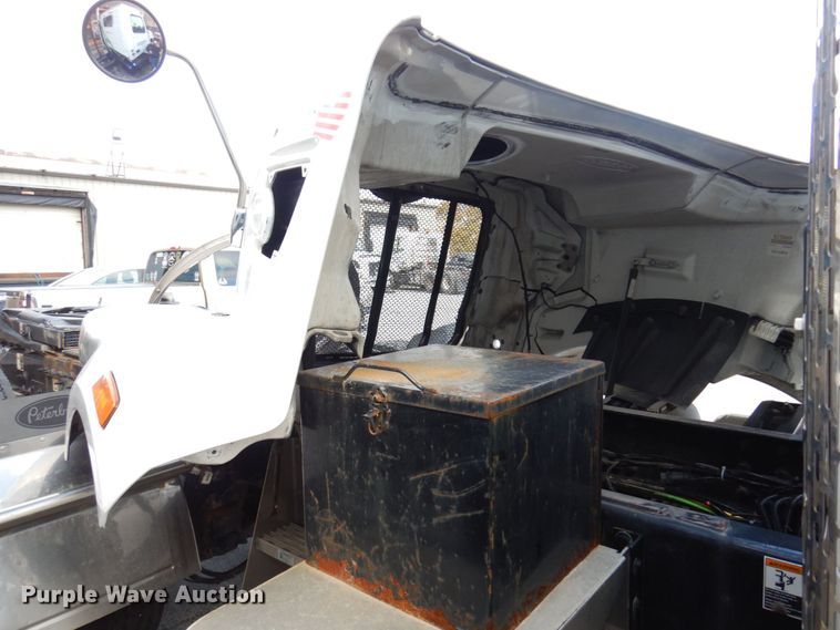 image for item JL9912 2019 Peterbilt 567  semi truck