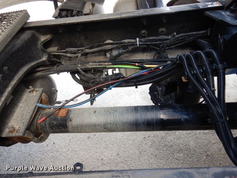 image for item JL9912 2019 Peterbilt 567  semi truck