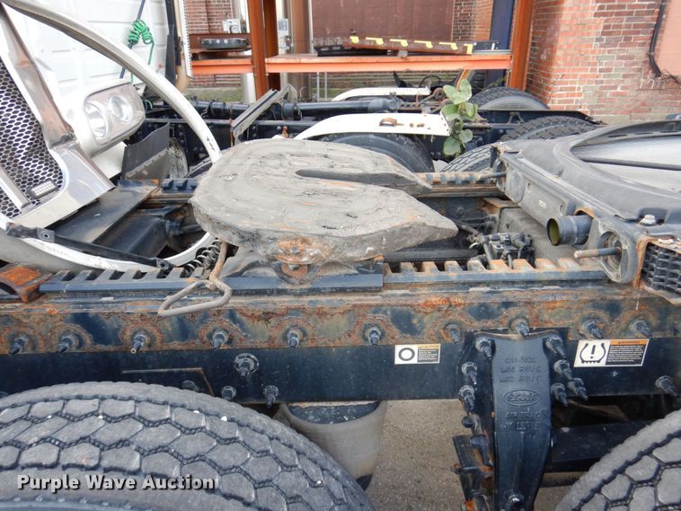 image for item JL9912 2019 Peterbilt 567  semi truck