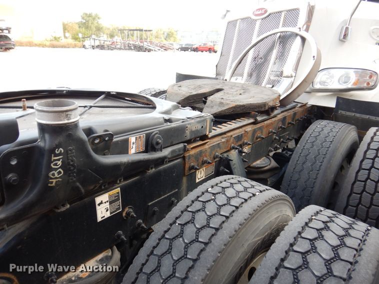 image for item JL9912 2019 Peterbilt 567  semi truck