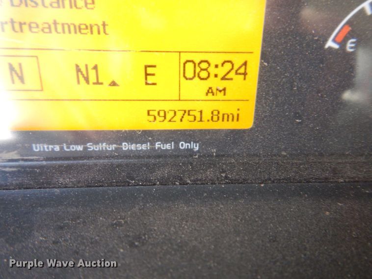 image for item JL9913 2013 Volvo VN  semi truck