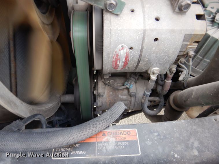 image for item JL9913 2013 Volvo VN  semi truck