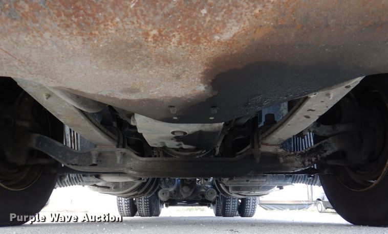 image for item JL9913 2013 Volvo VN  semi truck