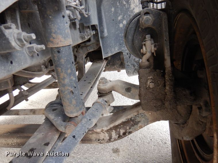 image for item JL9913 2013 Volvo VN  semi truck