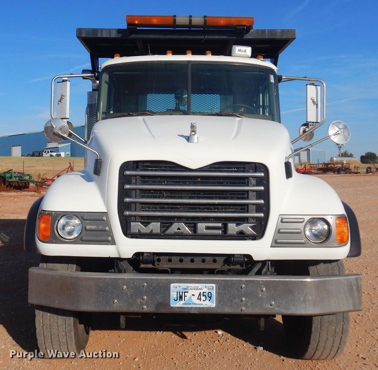 image for item KO9918 2005 Mack CV713  rollback truck