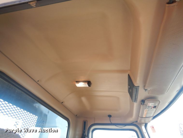 image for item KO9918 2005 Mack CV713  rollback truck