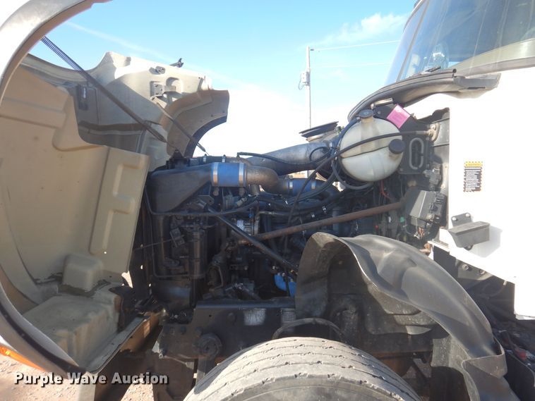 image for item KO9918 2005 Mack CV713  rollback truck