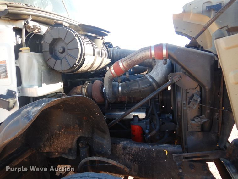 image for item KO9918 2005 Mack CV713  rollback truck