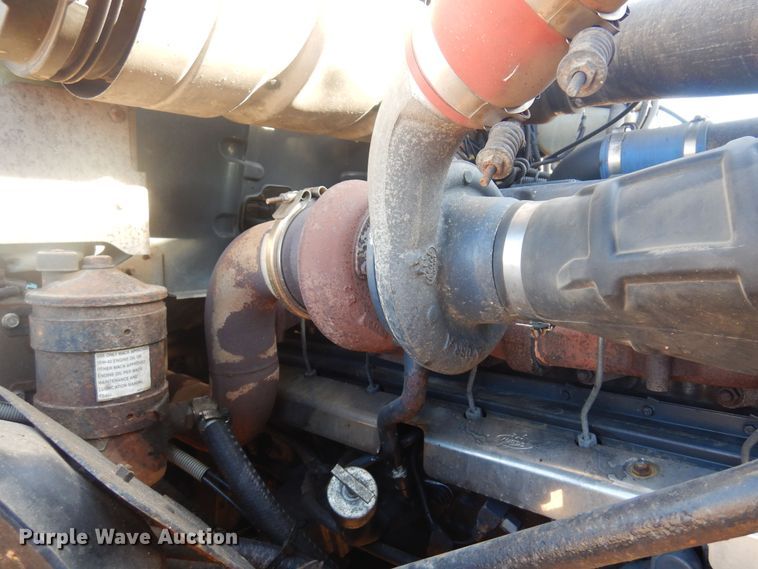 image for item KO9918 2005 Mack CV713  rollback truck