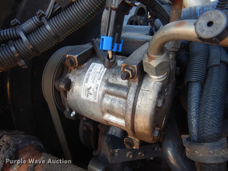 image for item KO9918 2005 Mack CV713  rollback truck