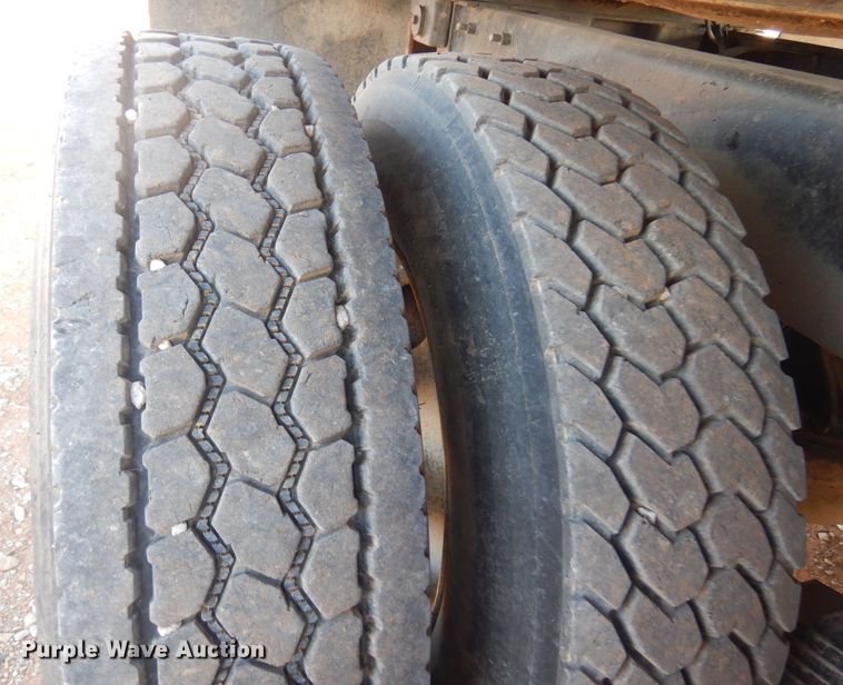 image for item KO9918 2005 Mack CV713  rollback truck