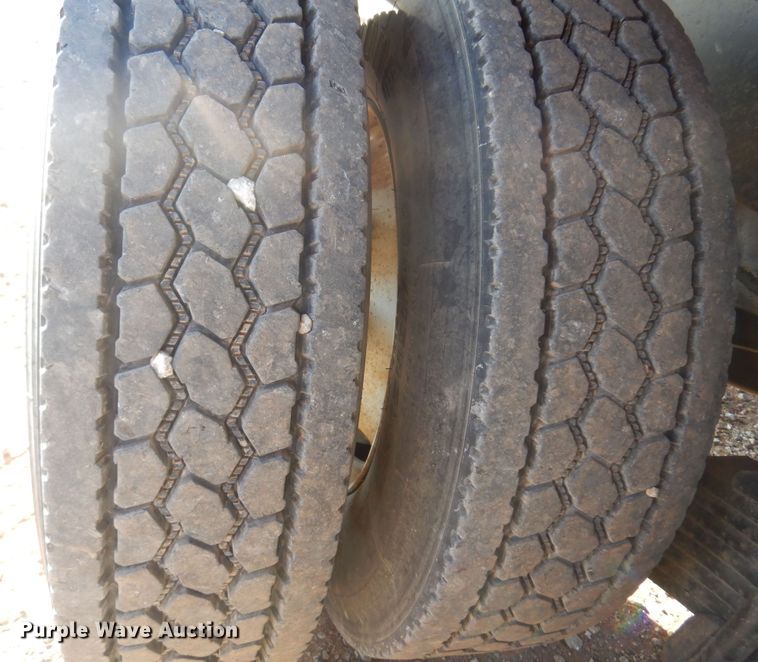 image for item KO9918 2005 Mack CV713  rollback truck