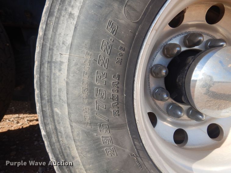 image for item KO9918 2005 Mack CV713  rollback truck