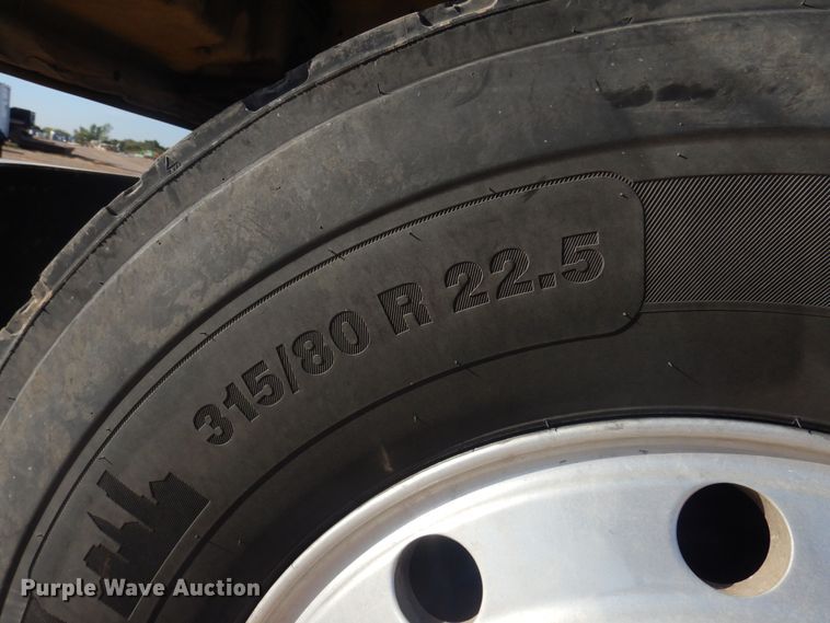 image for item KO9918 2005 Mack CV713  rollback truck