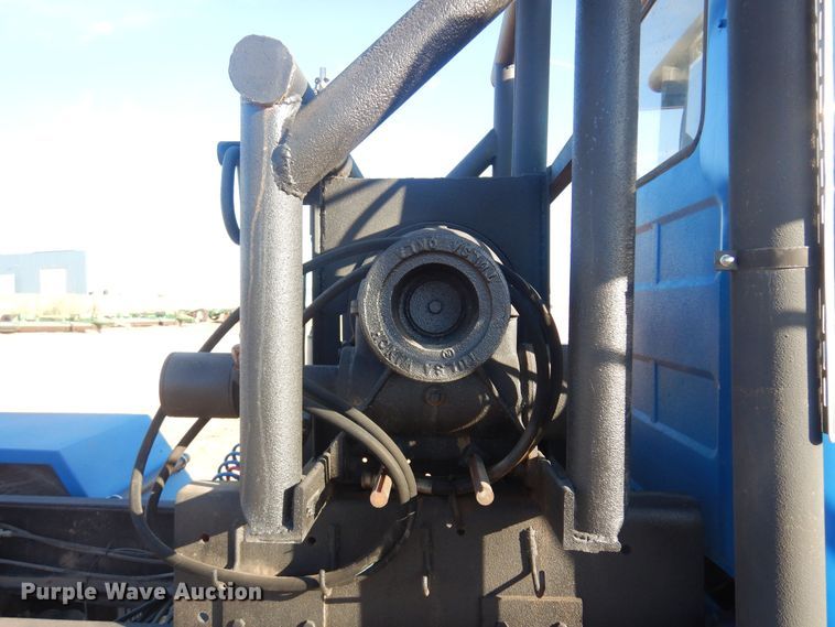 image for item KO9920 1983 Mack 400  semi truck