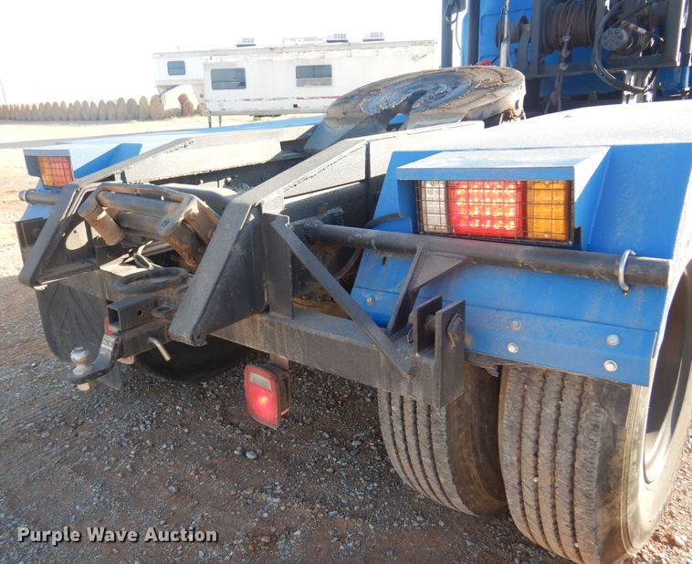 image for item KO9920 1983 Mack 400  semi truck