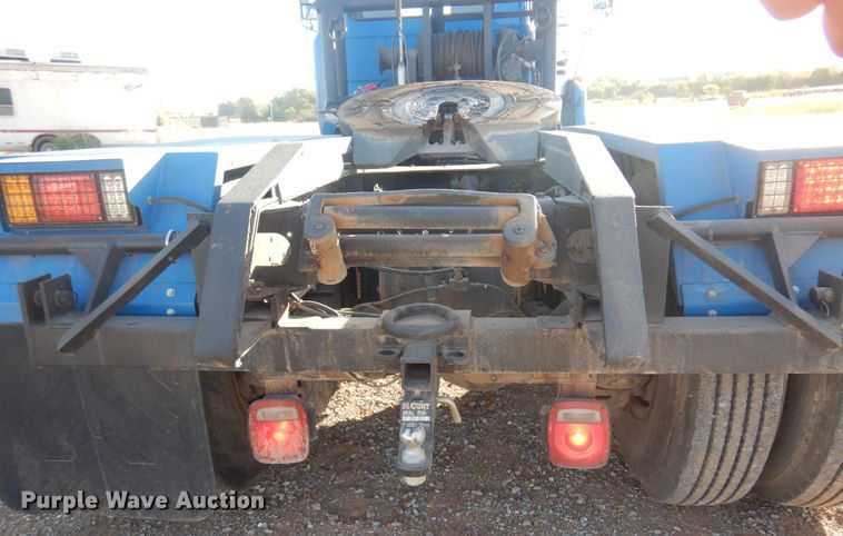 image for item KO9920 1983 Mack 400  semi truck