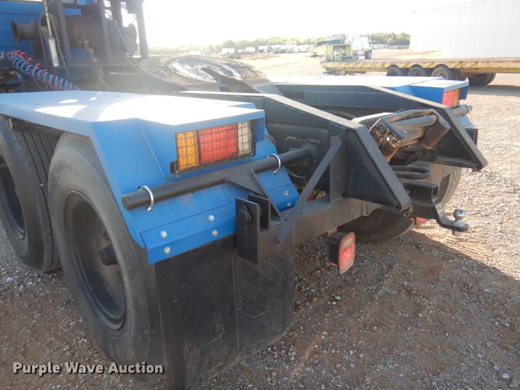 image for item KO9920 1983 Mack 400  semi truck