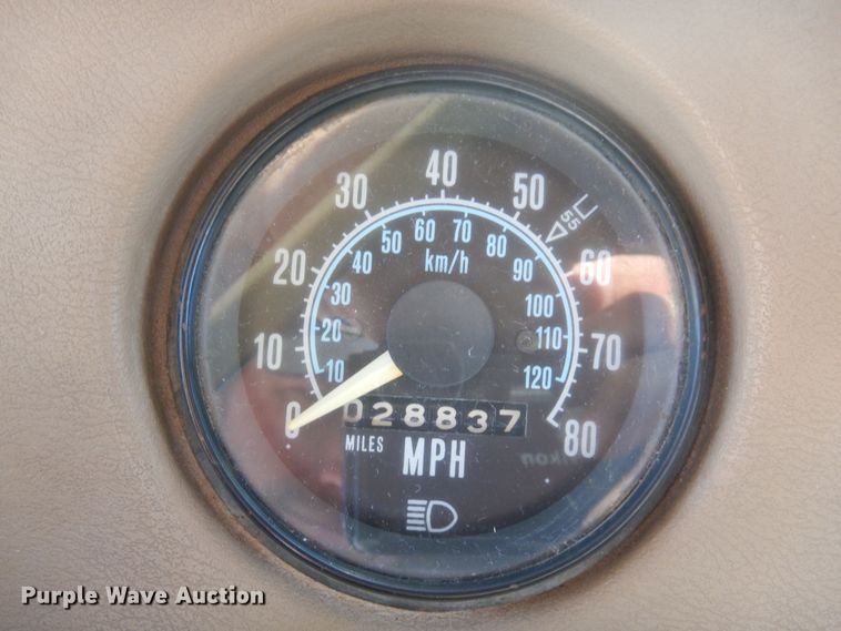 image for item KO9920 1983 Mack 400  semi truck