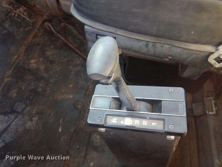 image for item KO9920 1983 Mack 400  semi truck