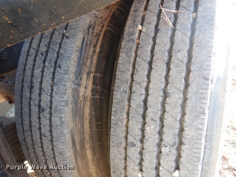 image for item KO9920 1983 Mack 400  semi truck