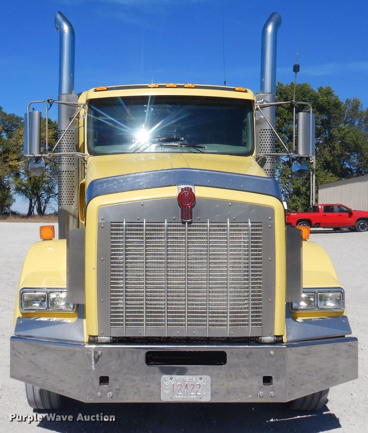 image for item KU9645 2007 Kenworth T800  semi truck