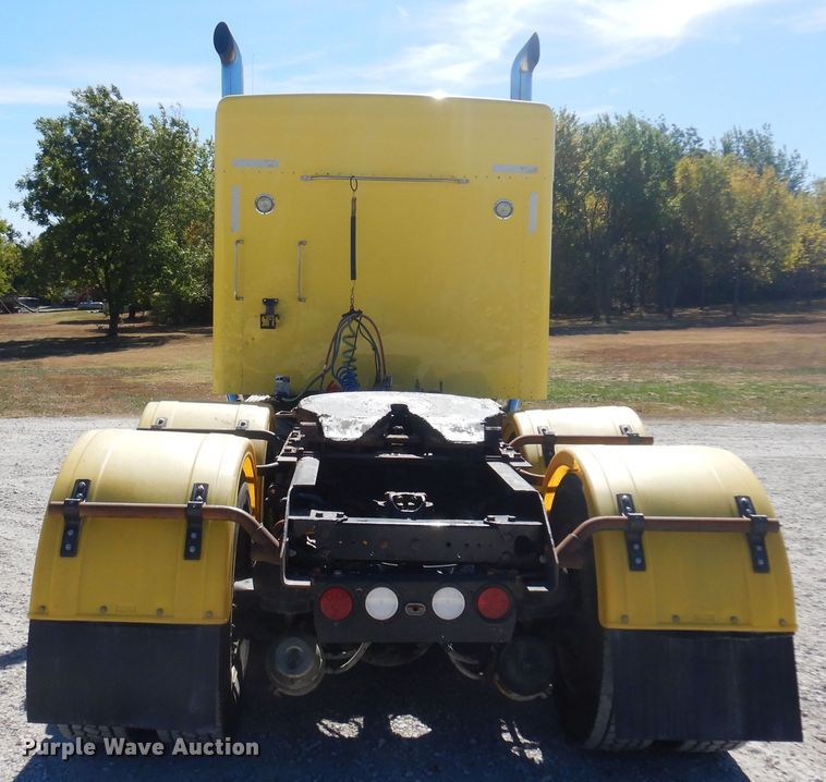 image for item KU9645 2007 Kenworth T800  semi truck