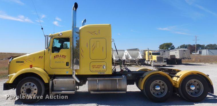 image for item KU9645 2007 Kenworth T800  semi truck