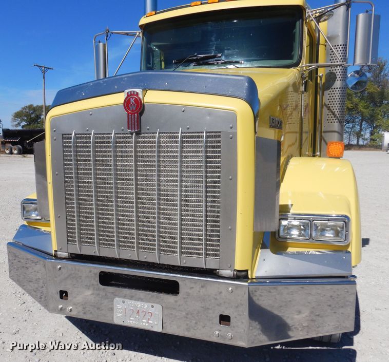 image for item KU9645 2007 Kenworth T800  semi truck